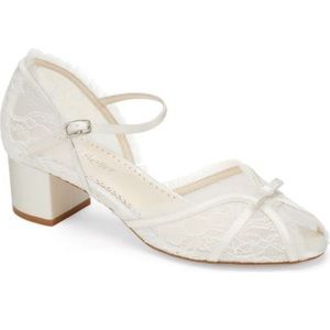 Bella Belle Octavia Lace Mary Bridal Shoe Size 7.5